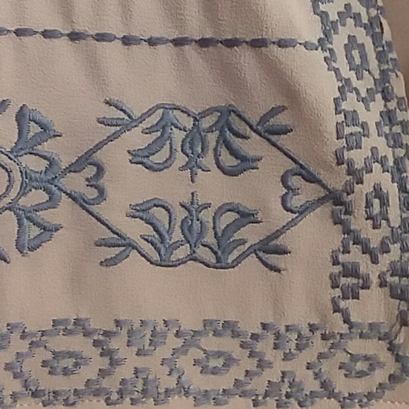 inLUV Embroidered Sleeveless Hi Low Top Size 2X - Picture 4 of 6